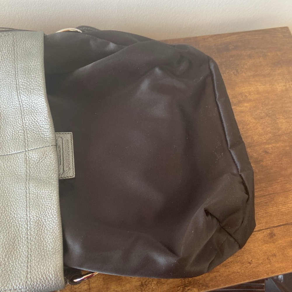 EUC Coach Pebbled Leather Shoulder Bag - Picture 11 of 16